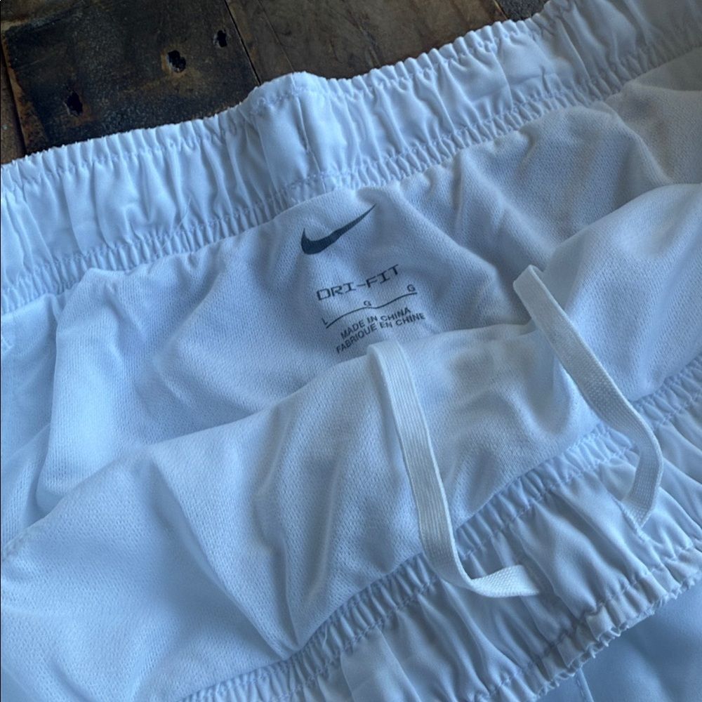 Nike Women's White Running Athletic Shorts size L - Picture 3 of 6